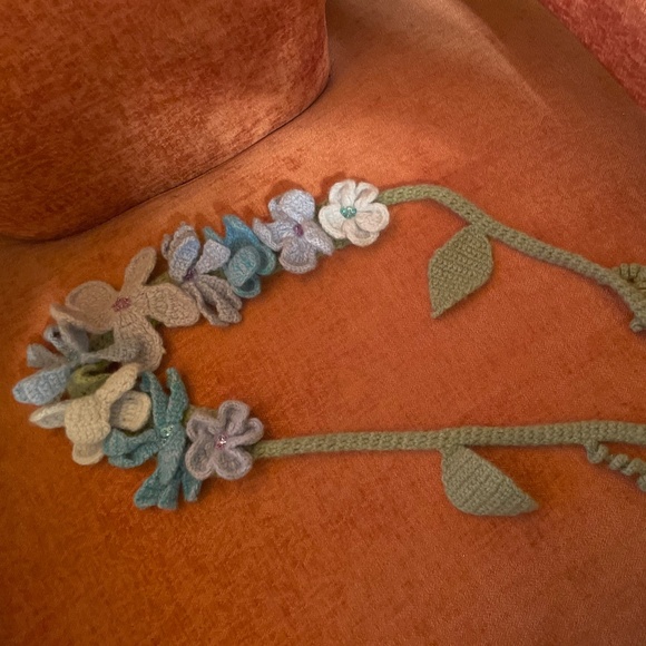 Anthropologie Zelie Accent Scarf, Beautiful - Picture 3 of 4